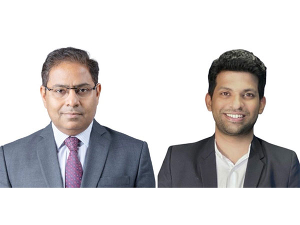 (L to R) Vineet Arora – Chief Business Officer, Distribution, Data & Technology, HDFC Life & Gaurang Shetty – Chief Innovation Catalyst, riidl Somaiya Vidyavihar.