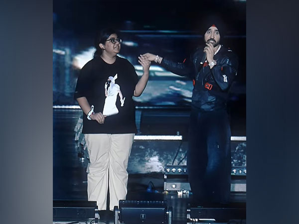Diljit Dosanjh with his fan (Photo/instagram/@diljitdosanjh)