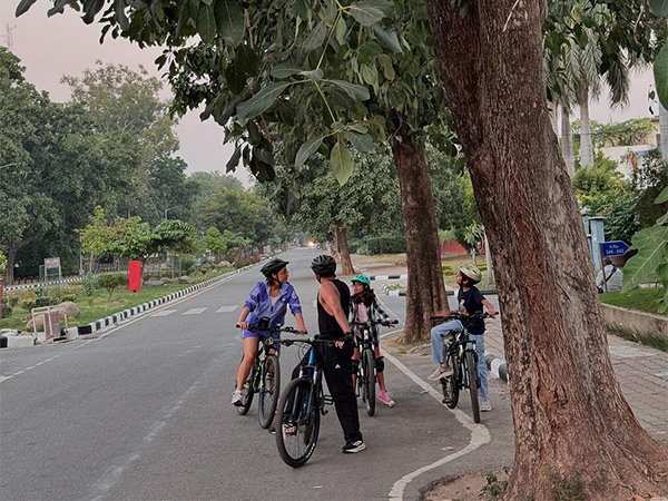 Ayushmann Khurrana, Tahira Kashyap with kids (Photo/instagram/tahirakashyap)