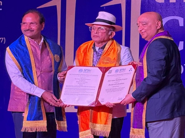 Annu Kapoor receives honorary doctorate in Literature (Photo/ Annu Kapoor team)