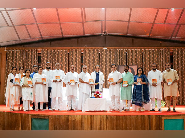 Dr. Dinesh Shahra’s Inspiring Visit to Pune’s Art of Living Triveni Ashram: A Tribute to Spirituality and Service