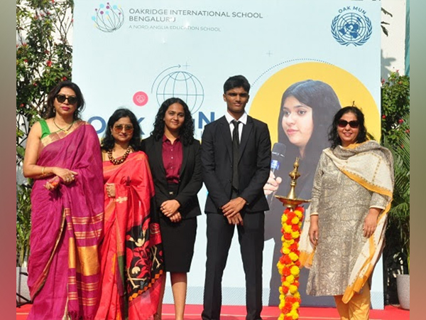 OAK MUN organising committee with Principal Kavita Sukhani