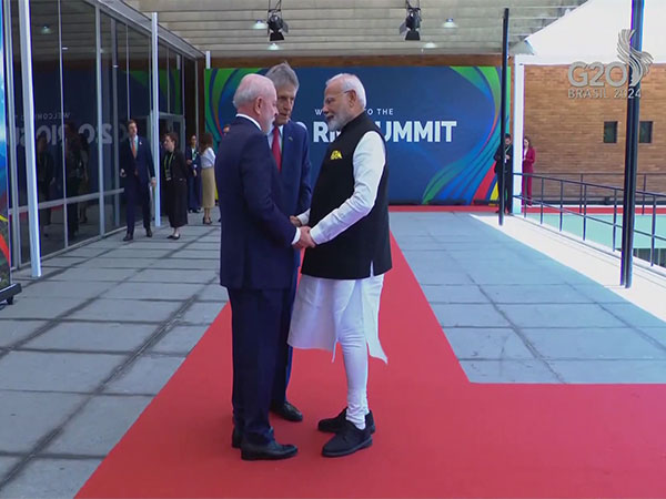 Brazil President Lula da Silva welcomes PM Modi at the G20 venue (Image/ANI)