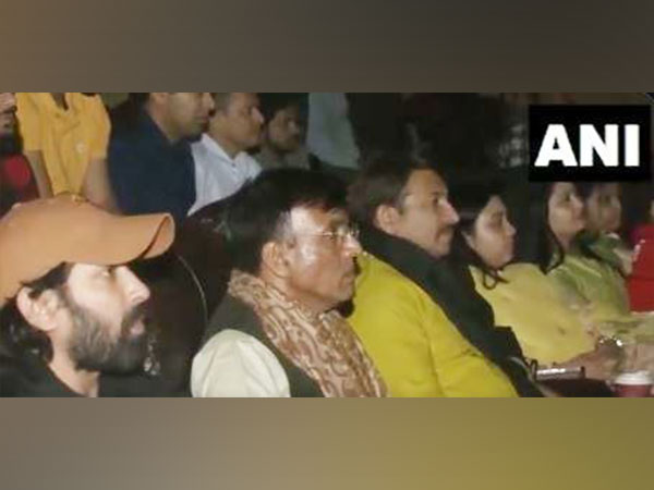 Union Minister Mansukh Mandaviya, actor Vikrant Massey, BJP MP Manoj Tiwari(Image source/ANI)