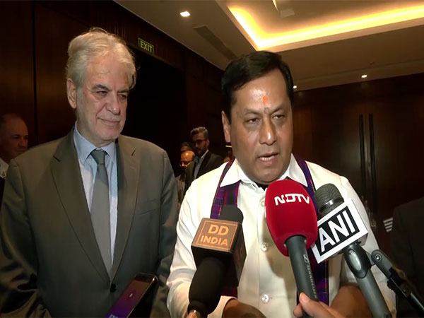 Union Minister Sarbananda Sonowal and Greece's Minister of Maritime Affairs and Insular Policy, Christos Stylianides (Image/ANI)