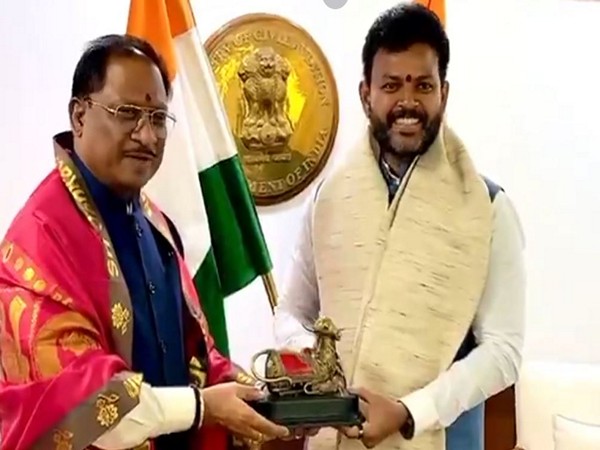 Chhattisgarh Chief Minister Vishnu Deo Sai met with Union Civil Aviation Minister Ram Mohan Naidu Kinjarapu. (Photo/Chhattisgarh CMO)