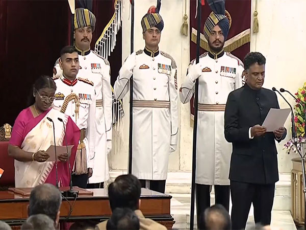 Draupadi Murmu, President of India administering oath of office to K Sanjay Murthy, CAG (Photo/ANI)