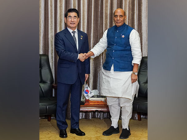 Union Defence Minister Rajnath Singh with his South Korean counterpart Kim Yong Hyun  (Photo/ X@rajnathsingh)