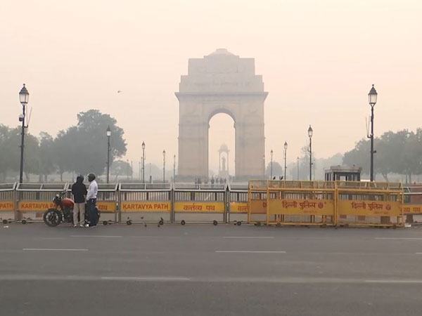 Air Quality Index continues to remain in the 'Very Poor' category in Delhi. (Photo/ANI)