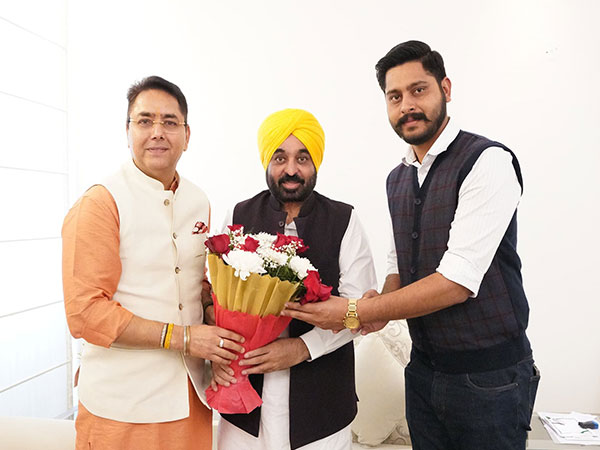 Punjab CM Bhagwant Mann with Aman Arora and Amansher Singh Shairi Kalsi (Photo/X@BhagwantMann)