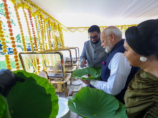 PM Modi being served a 7-curry meal (Image: X@narendramodi)