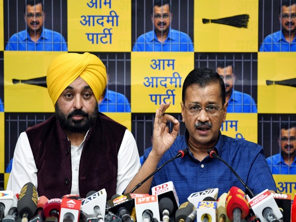 Aam Aadmi Party National Convenor Arvind Kejriwal, along with Punjab Chief Minister Bhagwant Mann. (File Photo/ANI)