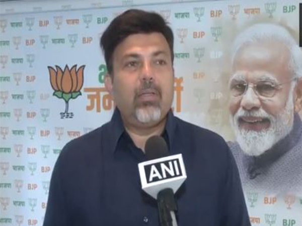 BJP's winning candidate from the Savner Assembly seat Dr Ashishrao Deshmukh. (Photo/ANI)