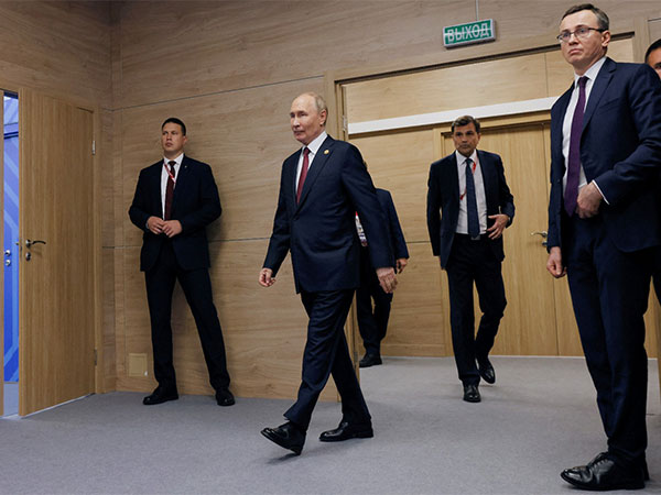 Russian President Vladimir Putin attends a meeting with Iranian President Masoud Pezeshkian on the sidelines of the BRICS summit in Kazan, Russia October 23, 2024 (Photo/Reuters)