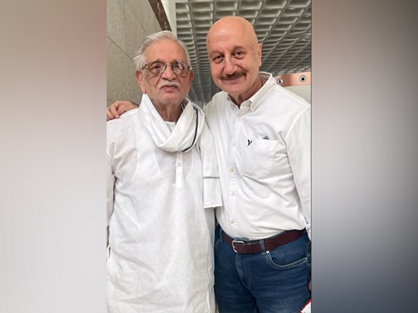 Gulzar, Anupam Kher (Image source:Instagram/ @anupampkher)