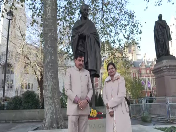 Madhya Pradesh CM Mohan Yadav pays floral tribute to Mahatama Gandhi (Photo/ANI)