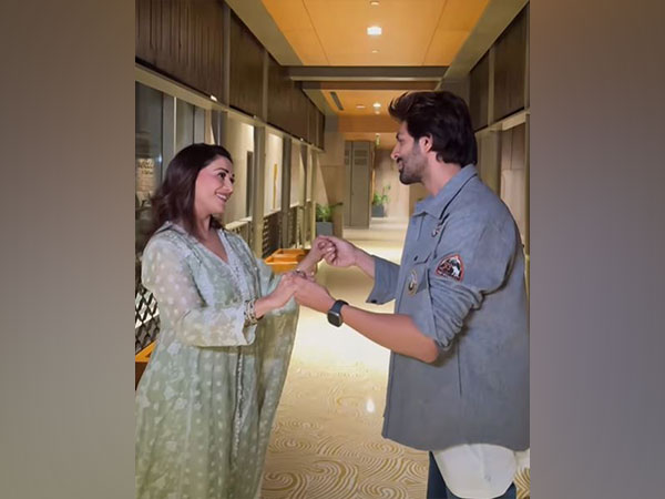 Kartik Aaryan and Madhuri Dixit (Photo/instagram/@kartikaaryan)