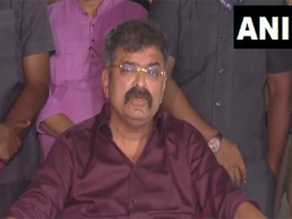 NCP (SP)'s winning candidate from Mumbra-Kalwa assembly seat, Jitendra Awhad  (Photo/ANI)