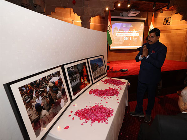 Madhya Pradesh Chief Minister Mohan Yadav paying tributes (Photo/X@HCI_London)