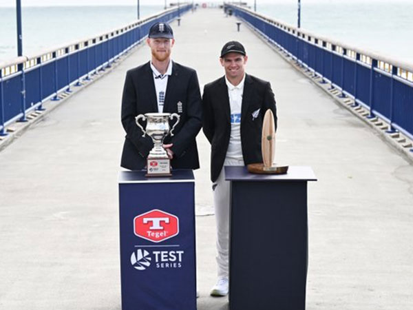 Ben Stokes and Tom Latham. (Picture: X/@BLACKCAPS)