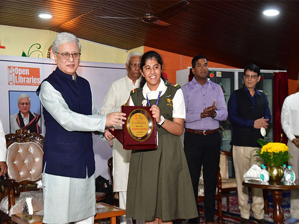 13-year-old, 8th-grade girl sets up her 18th library in Hyderabad (Photo/ANI)