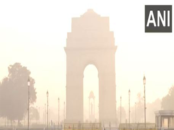 A layer of haze shrouds the national capital as the air quality remains in 'Very Poor' category in several areas in Delhi, as per the Central Pollution Control Board (Photo/ANI)