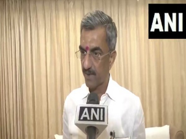 Shiv Sena leader Shambhuraj Desai (Photo/ANI)