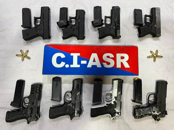 The seized weapons from alleged smugglers (Photo/@DGPPunjabPolice) 