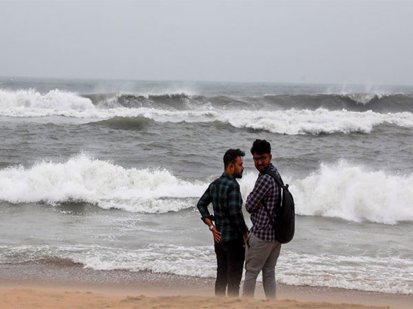Visuals of high waves caused due to the cyclone at a beach in Tamil Nadu (Photo/ANI) 