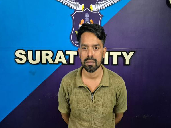 Bangladeshi national in police custody (Photo/Surat Police) 