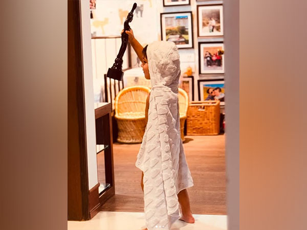 Jeh Ali Khan (Image source: Instagram/@kareenakapoorkhan)