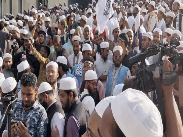 Protests outside Bitul Mukarram Mosque Dhaka (File photo/ANI)