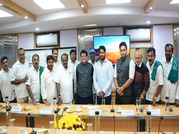 JD(S) Youth Wing President Nikhil Kumaraswamy met Union Minister Piyush Goyal (Photo/ANI)