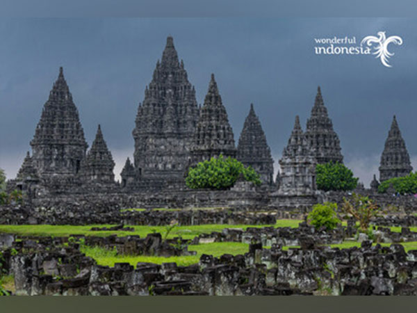  Prambanan is a renowned Hindu temple complex located in Central Java, Indonesia, near the city of Yogyakarta. It is one of the largest and most significant Hindu temples in Southeast Asia.