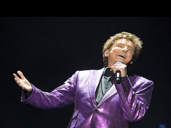 Barry Manilow (Image source: Instagram/ @barrymanilowofficial)