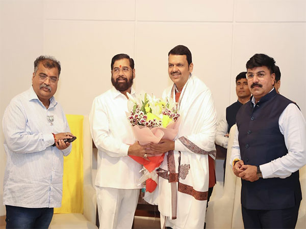 Eknath Shinde congratulating CM designate Devendra Fadnavis (Photo/OfficeOfDevendra X account)