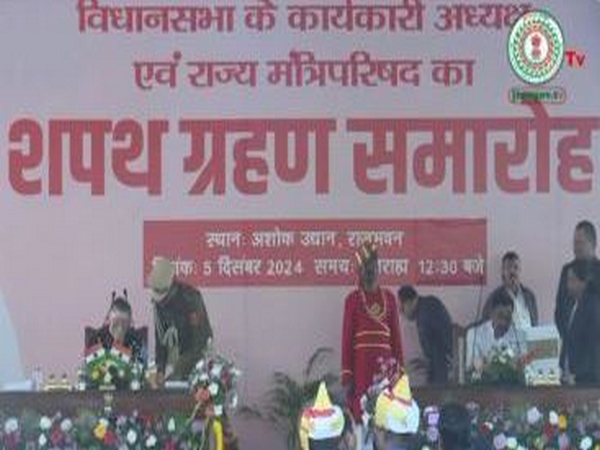 A total of 11 MLAs took oath as ministers in Jharkhand (Photo/X@HemantSorenJMM)