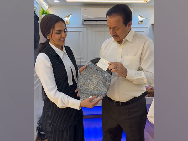 Eesha Deol, Anupam Kher (Photo/Instagram/@anupamkher)