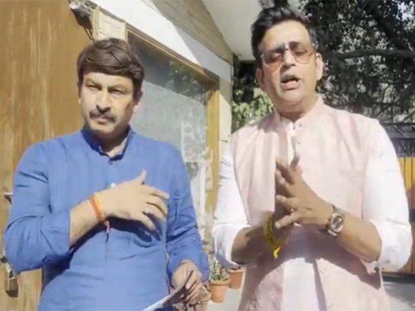 BJP MP Ravi Kisan and Manoj Tiwari (Photo/ ANI)