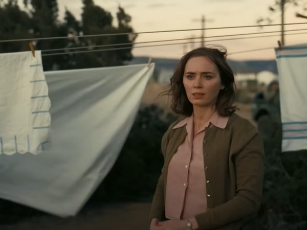 Emily Blunt in 'Oppenheimer' (Image source: YouTube/ @UniversalPictures)