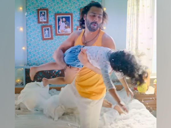 Varun Dhawan in  Pikley Pom (Photo/instagram/@varundvn)