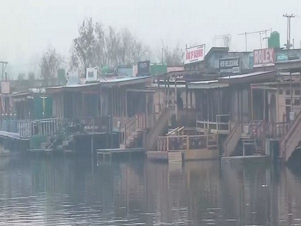Visuals of fog and mist around the Dal Lake (Photo/ANI) 