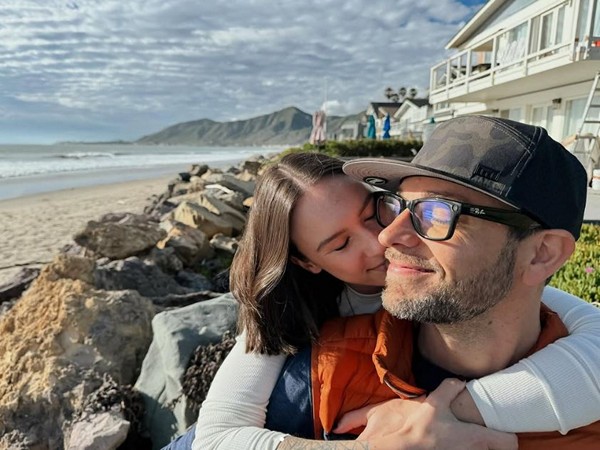 Zachary Levi with girlfriend Maggie Keating (Photo/instagram/@zacharylevi)