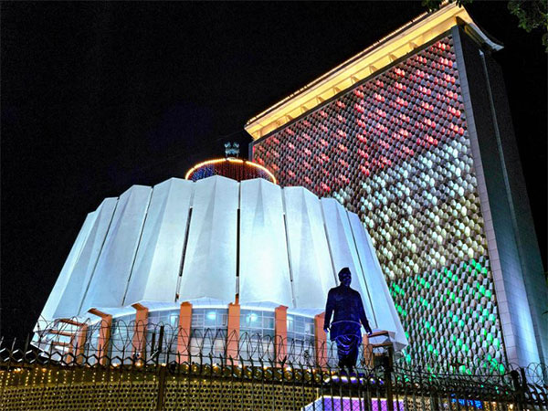 An illuminating view of the Maharashtra Vidhan Bhavan (Photo/ANI)