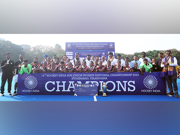 Hockey Jharkhand lifting Hockey India Sub-Junior Women National Championship (Image: HI)
