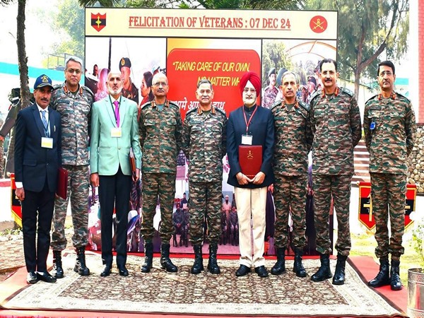 Chief of the Army Staff (COAS), General Upendra Dwivedi, honoured army veterans with the 'Veterans Achievers Award'  (Photo/X@adgpi)