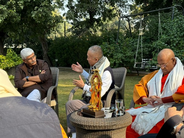 Culture Minister Gajendra Singh Shekhawat interacting with the Mekong Ganga Dhamma Yatra Thai delegation (Photo/ANI)