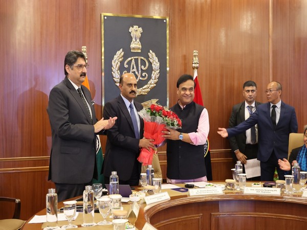 Assam CM attends reunion seminar of chiefs of Assam Police. (Photo: Assam CMO)