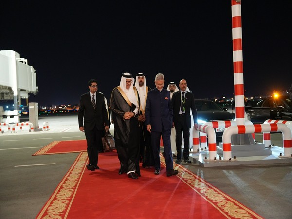 EAM Jaishankar received by Bahrain Foreign Minister Abdullatif bin Rashid Al Zayani in Manama (Photo/X@DrSJaishankar)