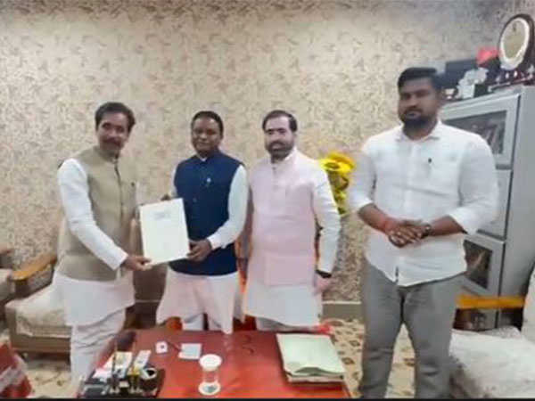 UP Ministers with Odisha CM Mohan Charan Majhi. (Photo/Screengrab of video shared by UP CMO) 